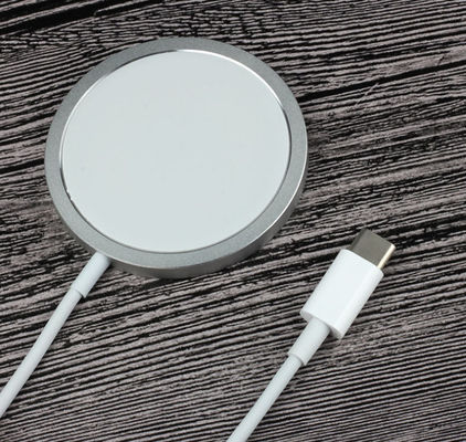 İPhone için 1M Kablo 15W Tip C Bağlantı Noktası Qi Kablosuz Magsafe Şarj Cihazı